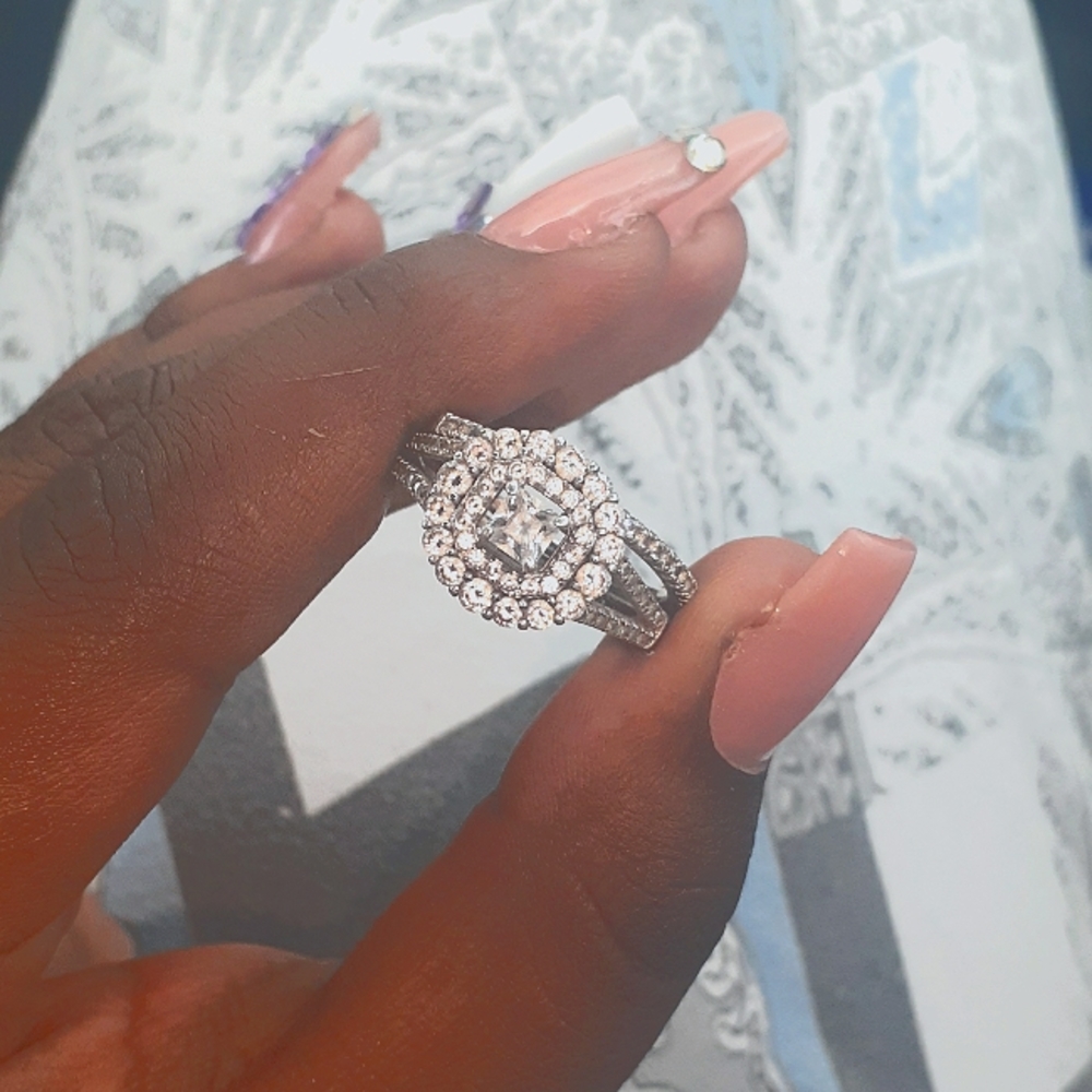 Diamond Ring - Picture 4 of 4